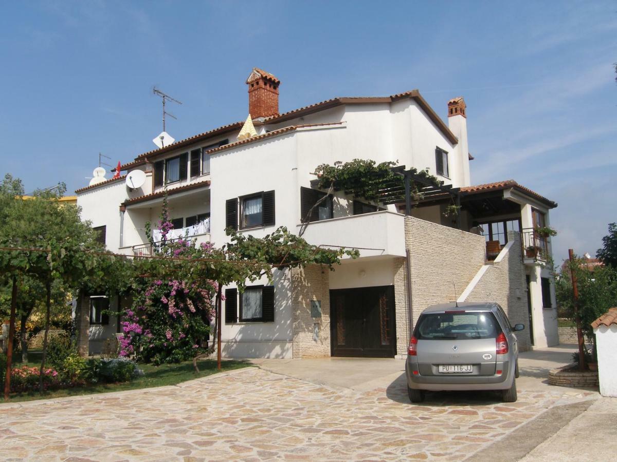 Nice And Cozy Apartment Ferry In Medolino Esterno foto